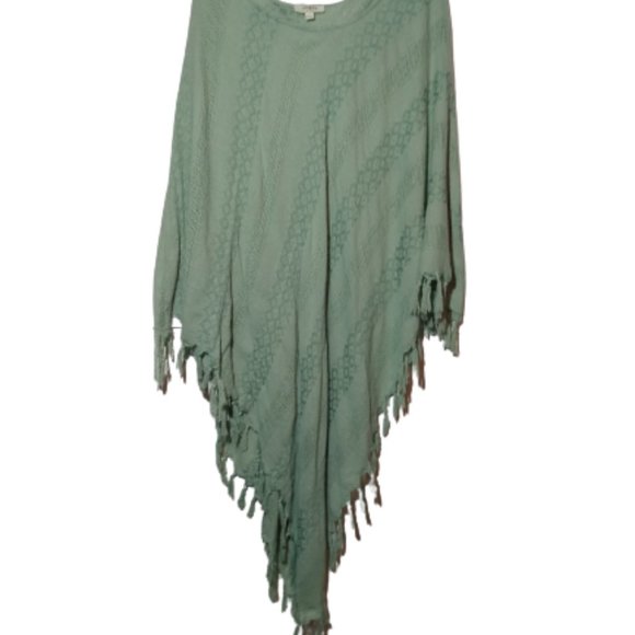 Umgee Green Oversized Cover Up Poncho Shrug Overthrow Size Large - Picture 1 of 6